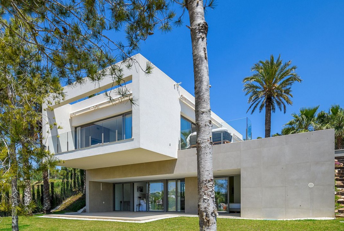 Luxury Lima Villas at Las Colinas Golf Resort with scenic views and amenities.