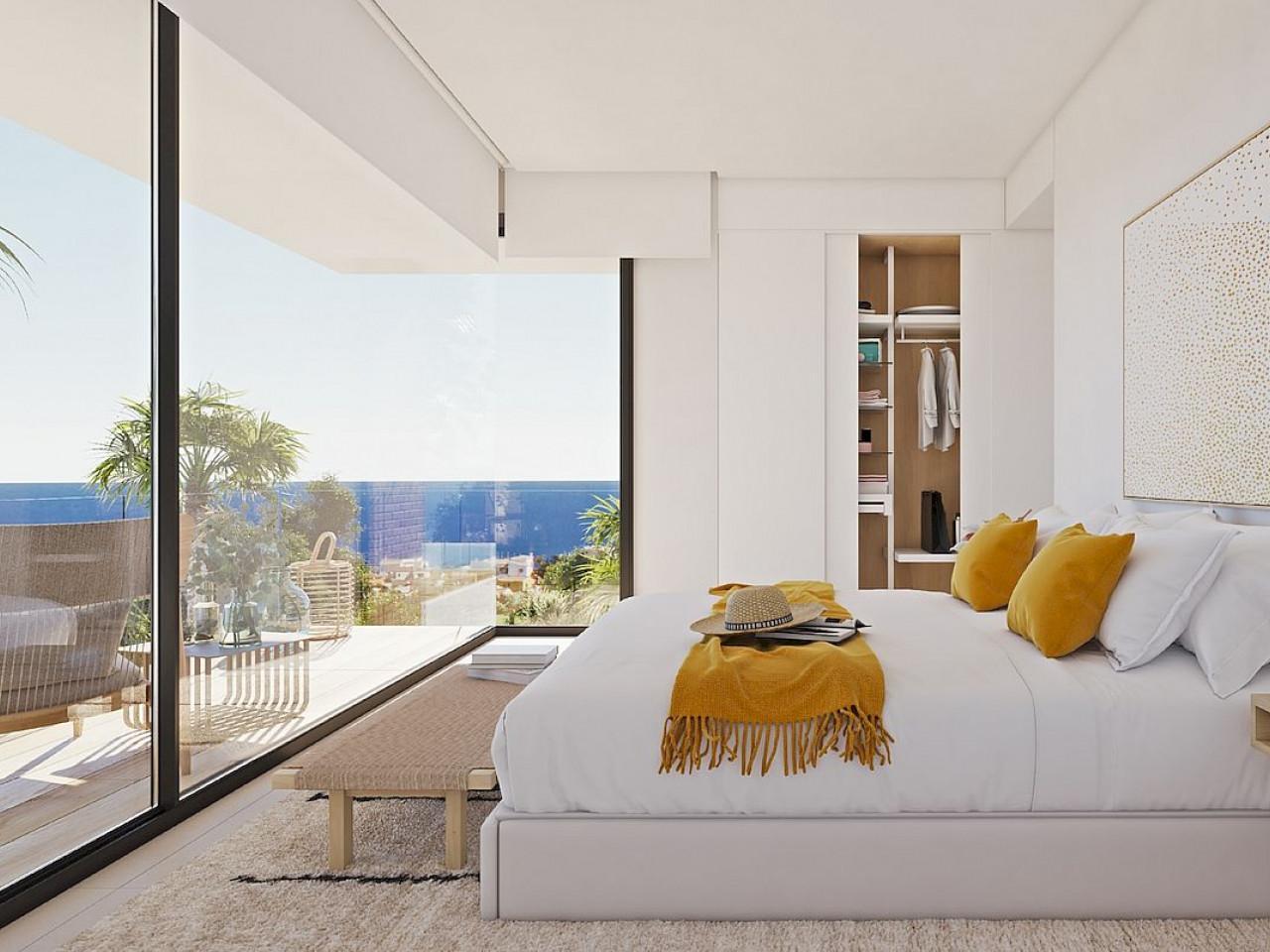 Luxurious three-bedroom villa with infinity pool and sea view in Cumbre del Sol, Benitachell.