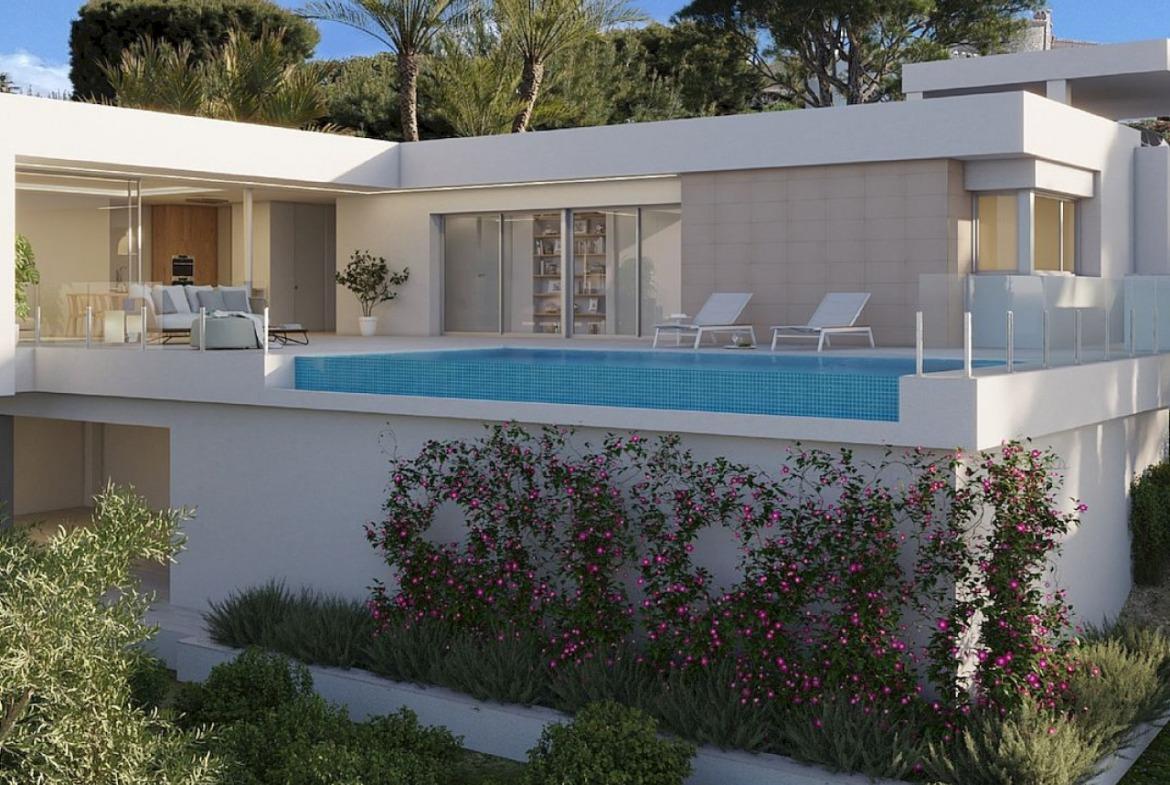 Stunning view of Villa Aqua with its infinity pool overlooking the Mediterranean Sea in Cumbre del Sol, Benitachell.