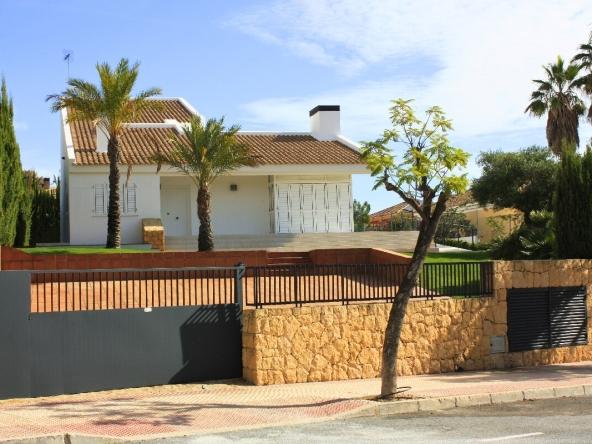 Alenda Golf Large Frontline Villa