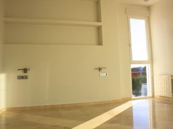 Alenda Golf Large Frontline Villa