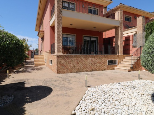 Alenda Golf frontline villa