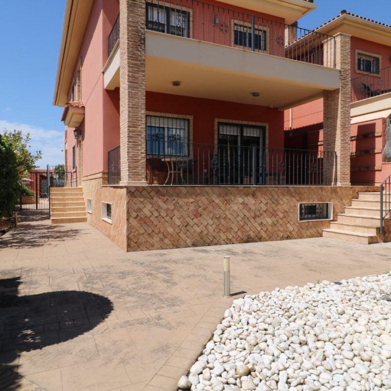 Alenda Golf frontline villa