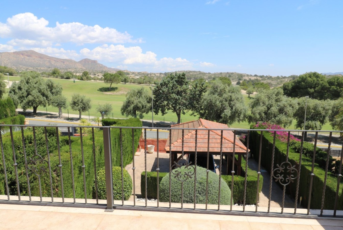Alenda Golf frontline villa